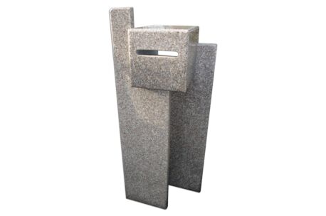 brievenbus liggend op palen 140x44x6 roze G35.jpg1 Brievenbus liggend op palen 140x44x6 roze (G35)
