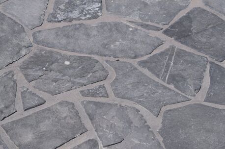 Charcoal flagstone 30-40 flagstone charcoal 30- 40 cm x 2/4 cm 85 kg/ m²