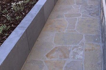 Tandur yellow flagstone  ( 75 kg/m² als vloer )4-7 st/m² ; 2-4 cm dik