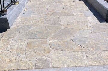 Tandur yellow flagstone  ( 75 kg/m² als vloer )4-7 st/m² ; 2-4 cm dik