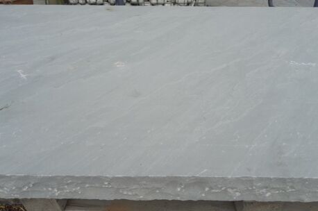 220x100x7/9 kandla grey natuurlijke top/ gekloven randen   0.45st/m²