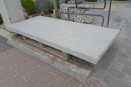 220x100x7/9 kandla grey natuurlijke top/ gekloven randen   0.45st/m²