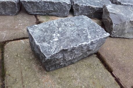 Charcoal kassei  10x16x5/7 natuurlijke top, getrommeld   54st/m²