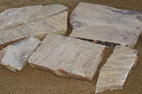 Gneiss flagstone  15/40 cm x 4/6     +/- 130kg/m²